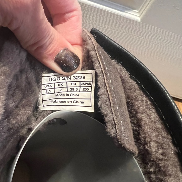 Ugg Black Women's Snow Boots - Picture 5 of 7